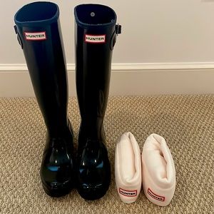 NEW Hunter Women’s Original Tall Gloss Rain Boots in Black w/ White Socks